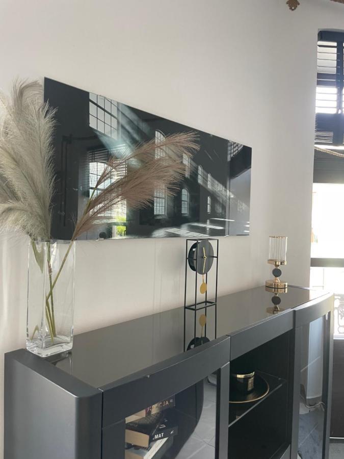 Apartament W Centrum Przy Studni 102M2 Apartment Chełm Екстериор снимка